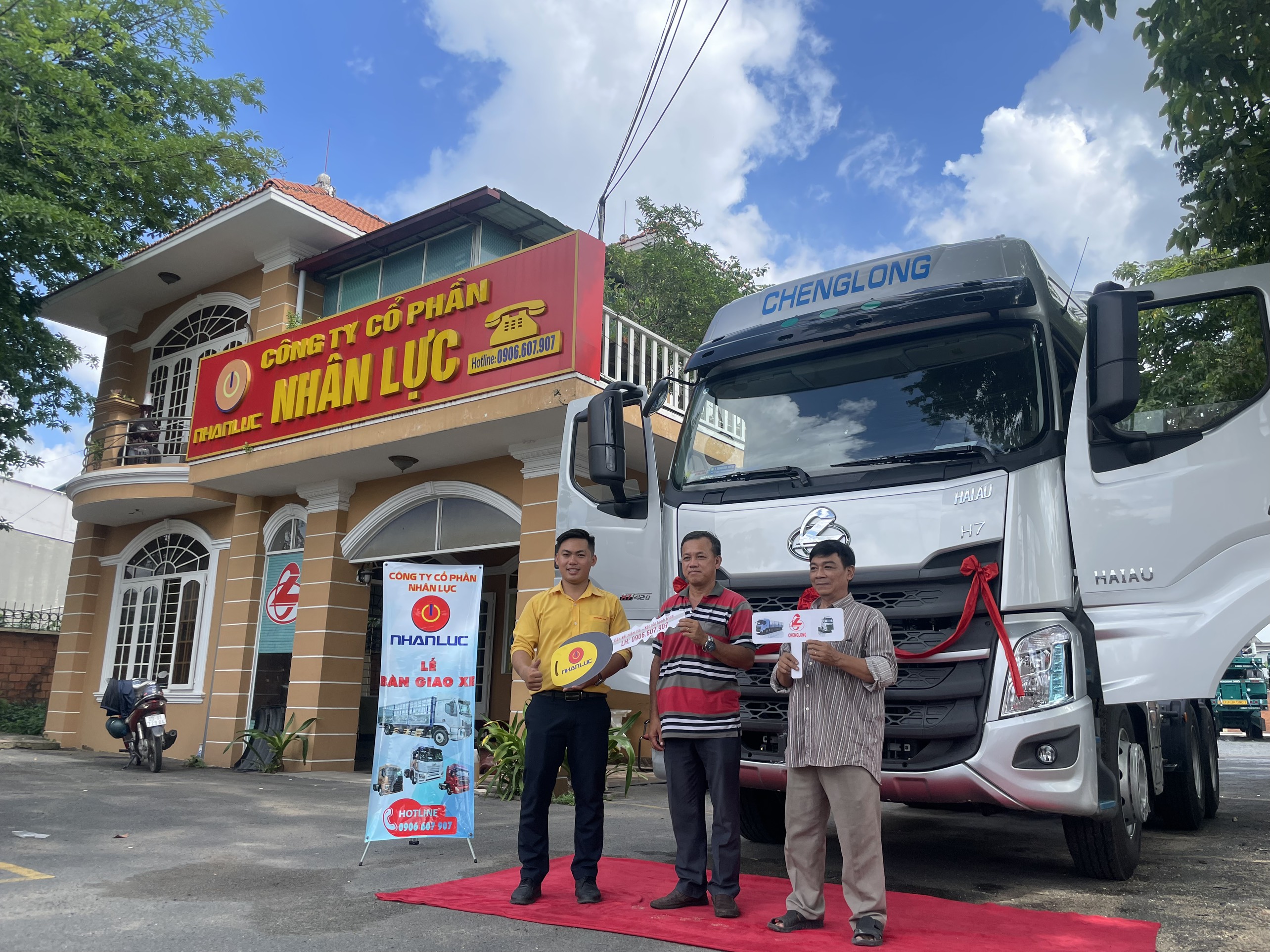 Bàn Giao Xe CHENGLONG 420HP Về Với Khách Hàng Ở TP.HCM