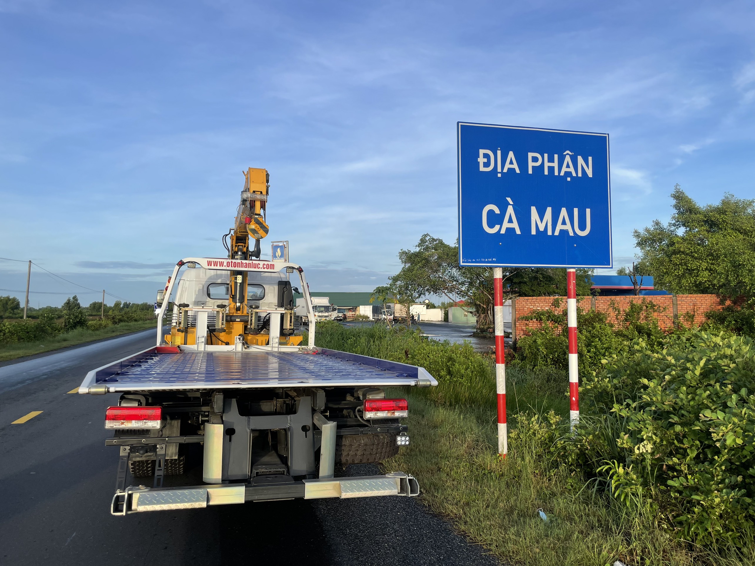 Hành Trình Về Với Quê Hương Cà Mau Giao Xe Cứu Hộ 3 Chức Năng Nhập Khẩu