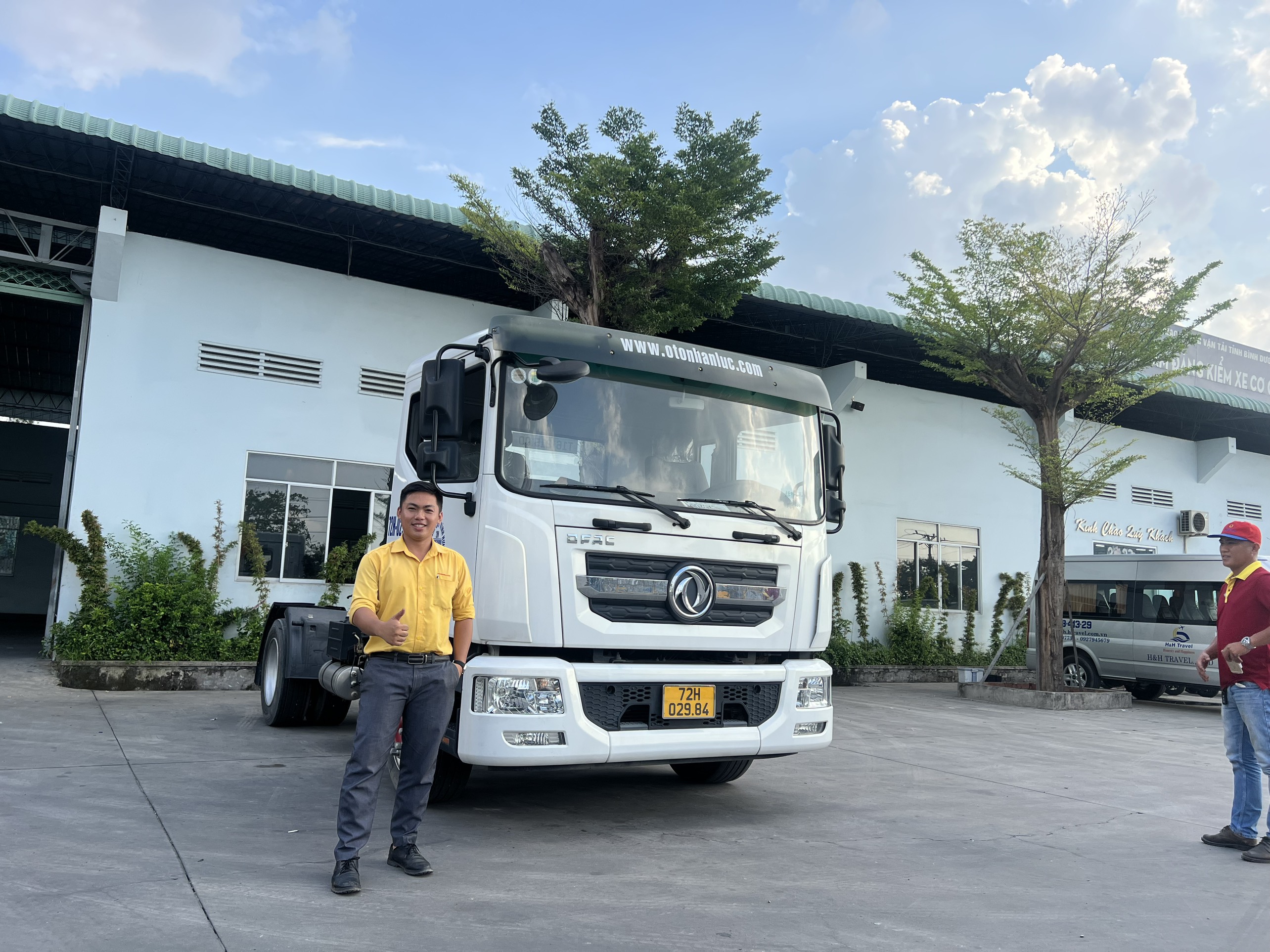 Bàn Giao Đầu Kéo DONGFENG 1 Cầu Về Với 72 BRVT